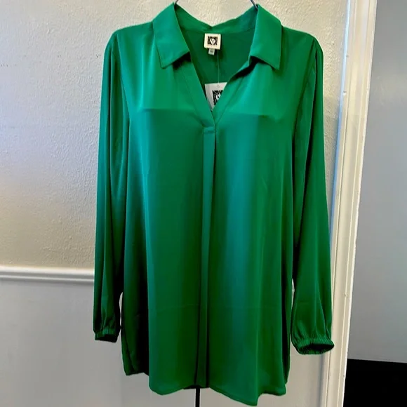 Beautiful green Anne Klein blouse - Picture 1 of 3